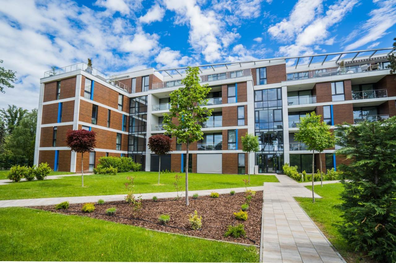 Mf Port Azur Wellness Apartments Siófok Zewnętrze zdjęcie