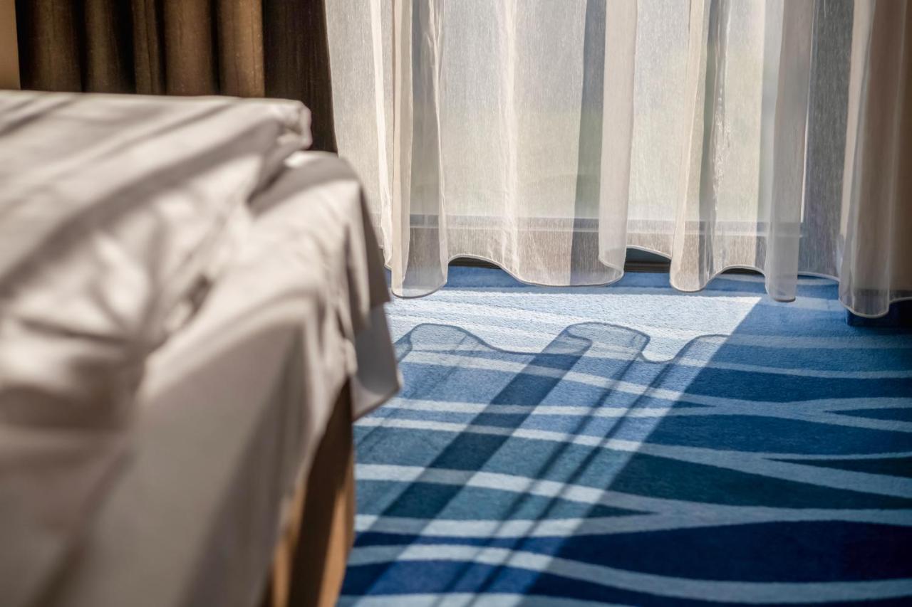 Mf Port Azur Wellness Apartments Siófok Zewnętrze zdjęcie