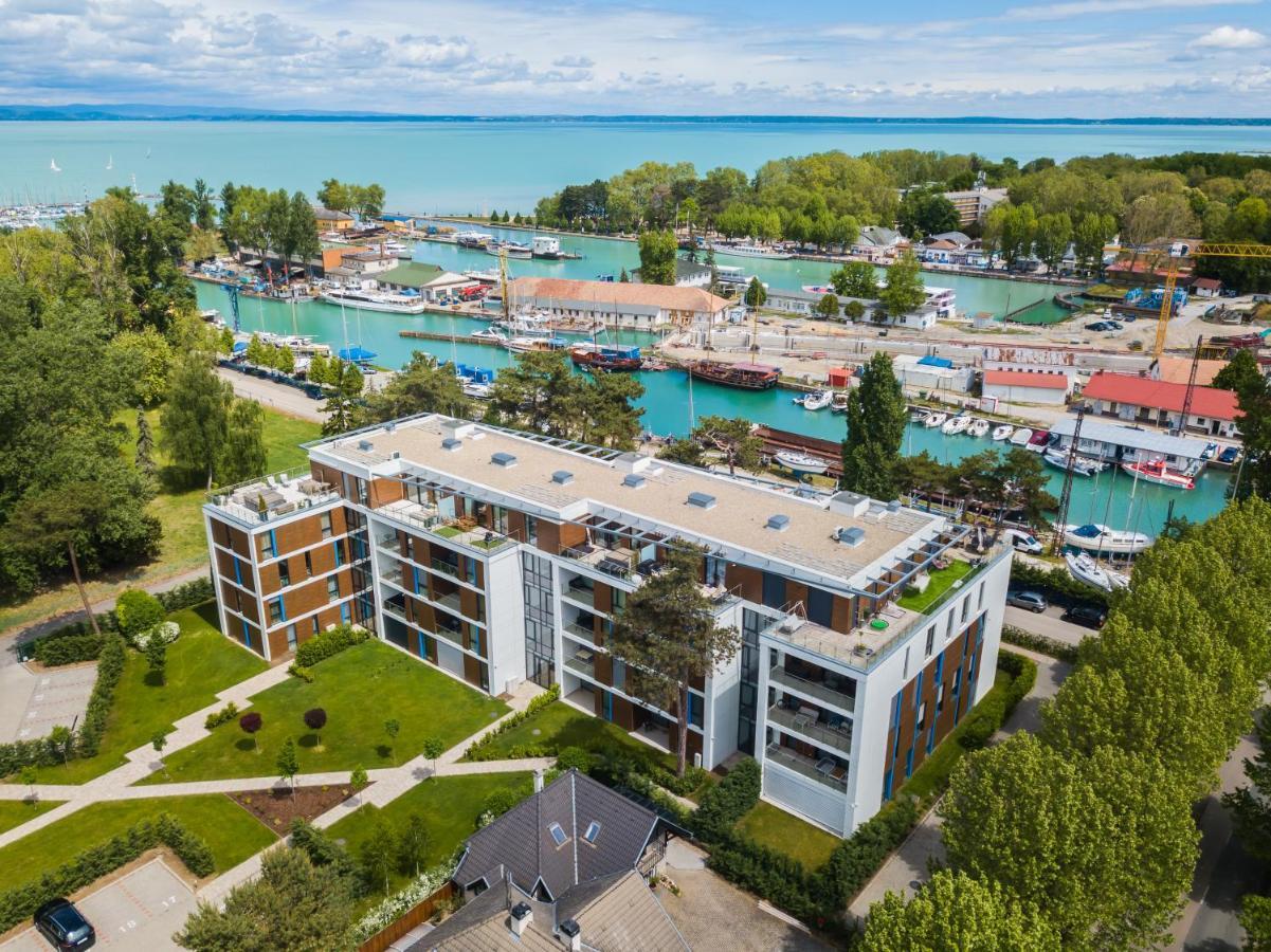 Mf Port Azur Wellness Apartments Siófok Zewnętrze zdjęcie