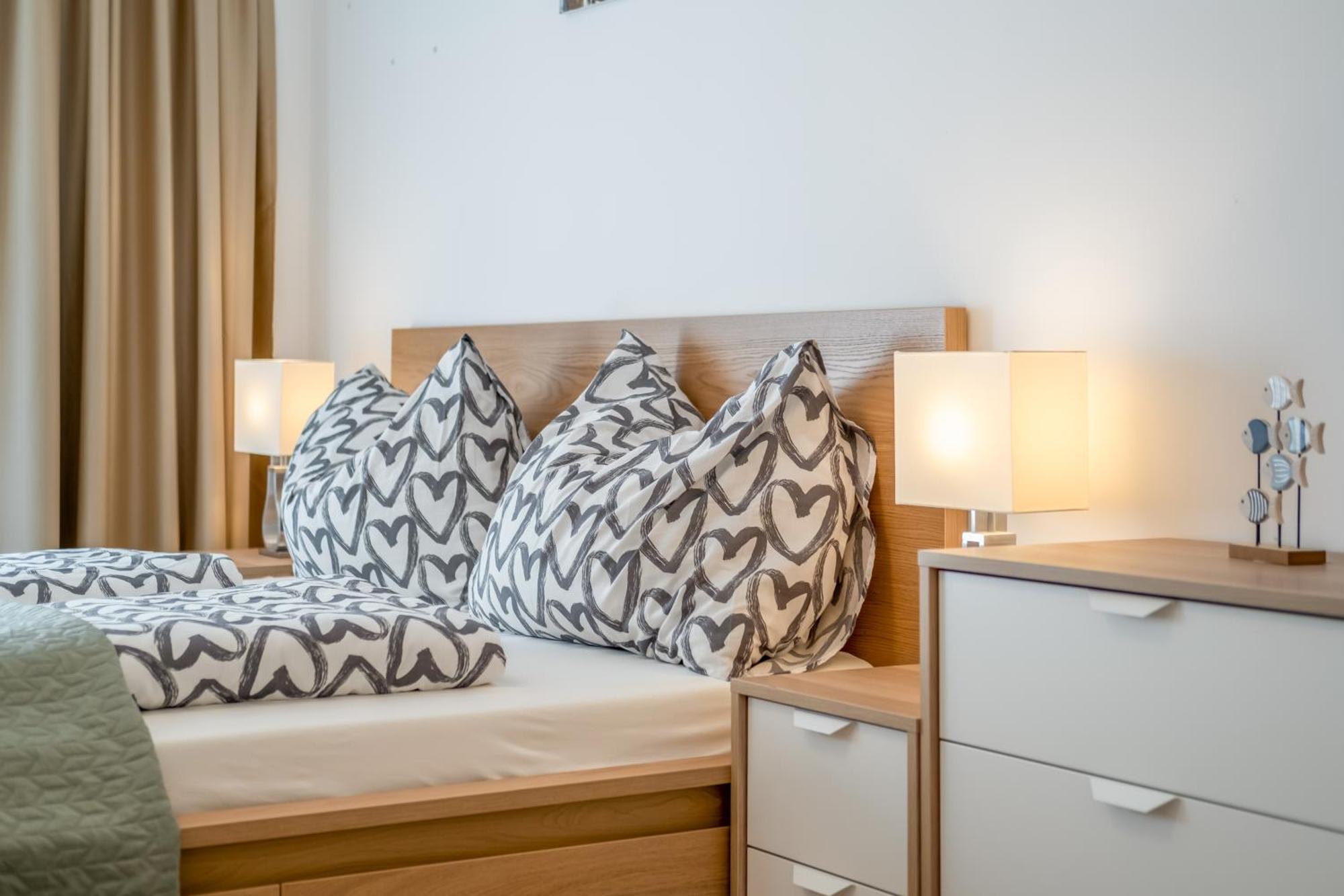 Mf Port Azur Wellness Apartments Siófok Zewnętrze zdjęcie