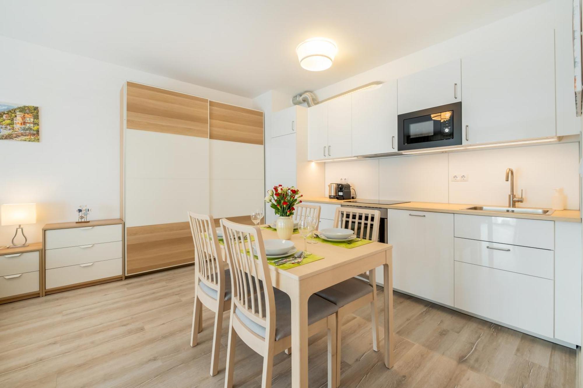 Mf Port Azur Wellness Apartments Siófok Zewnętrze zdjęcie