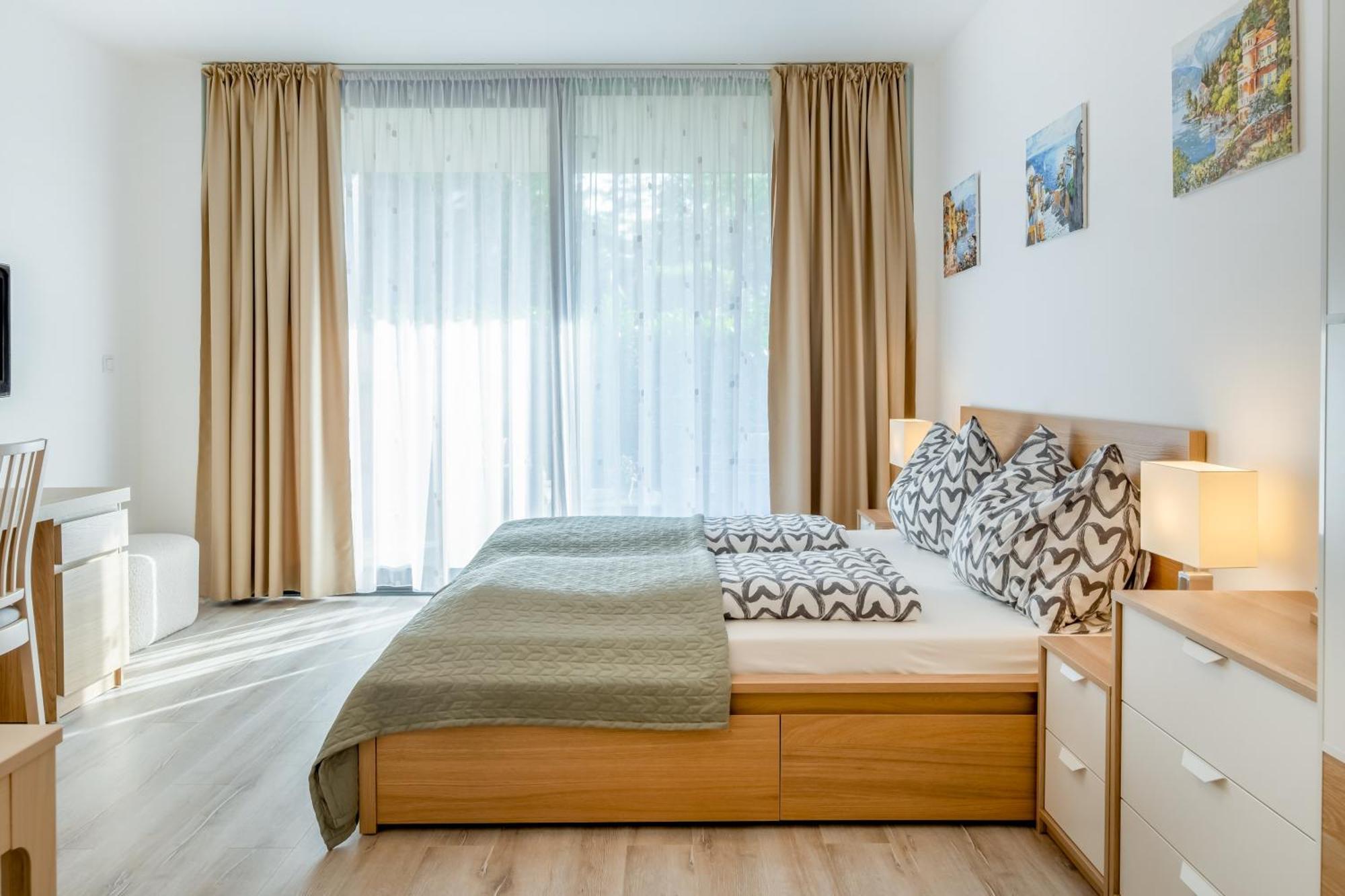 Mf Port Azur Wellness Apartments Siófok Zewnętrze zdjęcie
